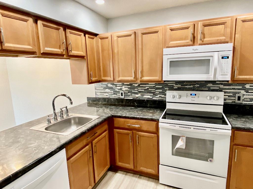 6126 Curry Ford Road, Unit 147 Orlando, FL 32822 - Photo 8 of 16