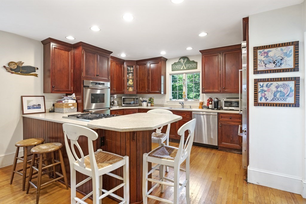 10 Shuman Road Marblehead, MA 01945 - Photo 16 of 41