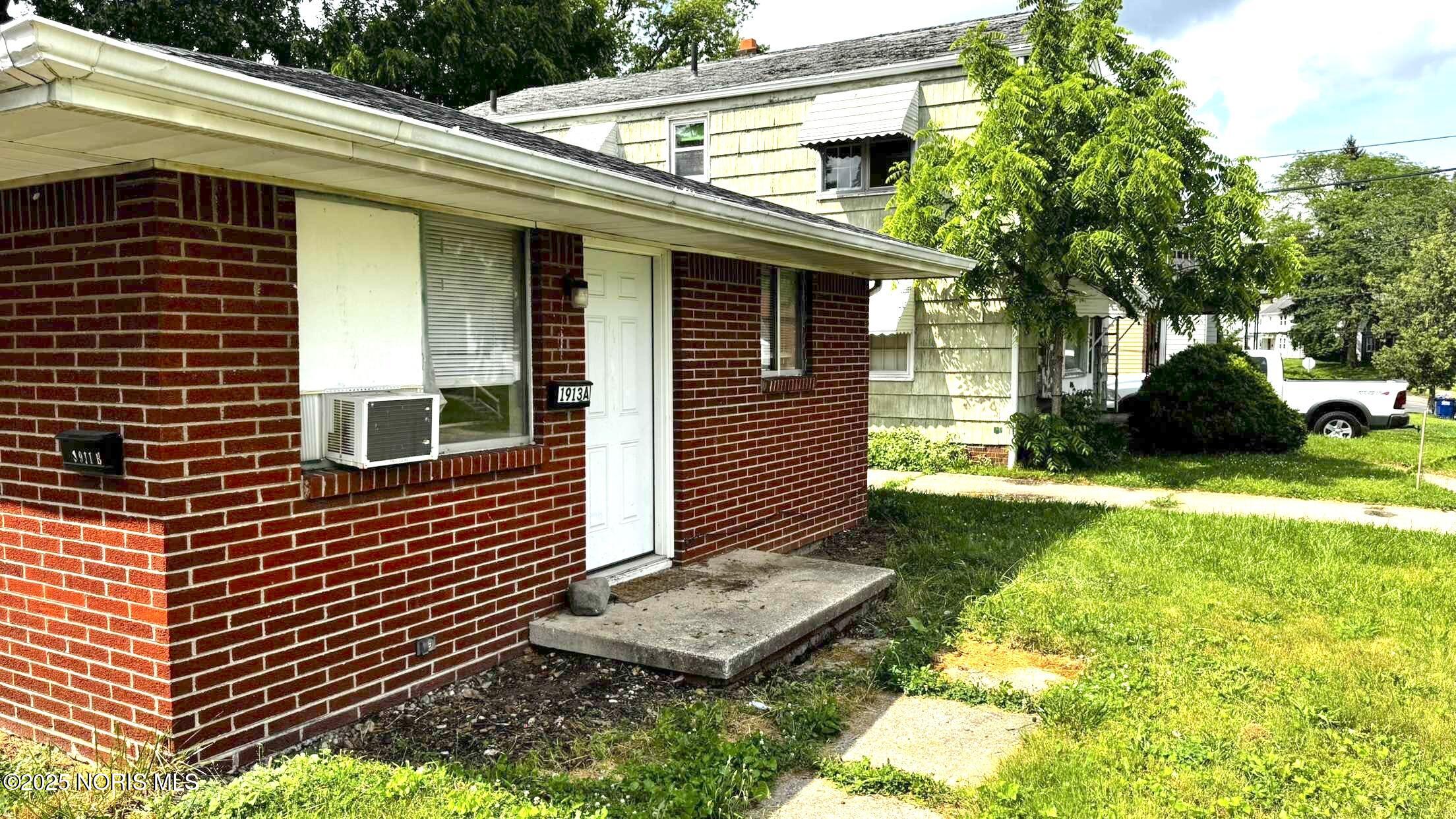 1911 Kensington Road Toledo, OH 43607 - Photo 1 of 7 IMG_7571