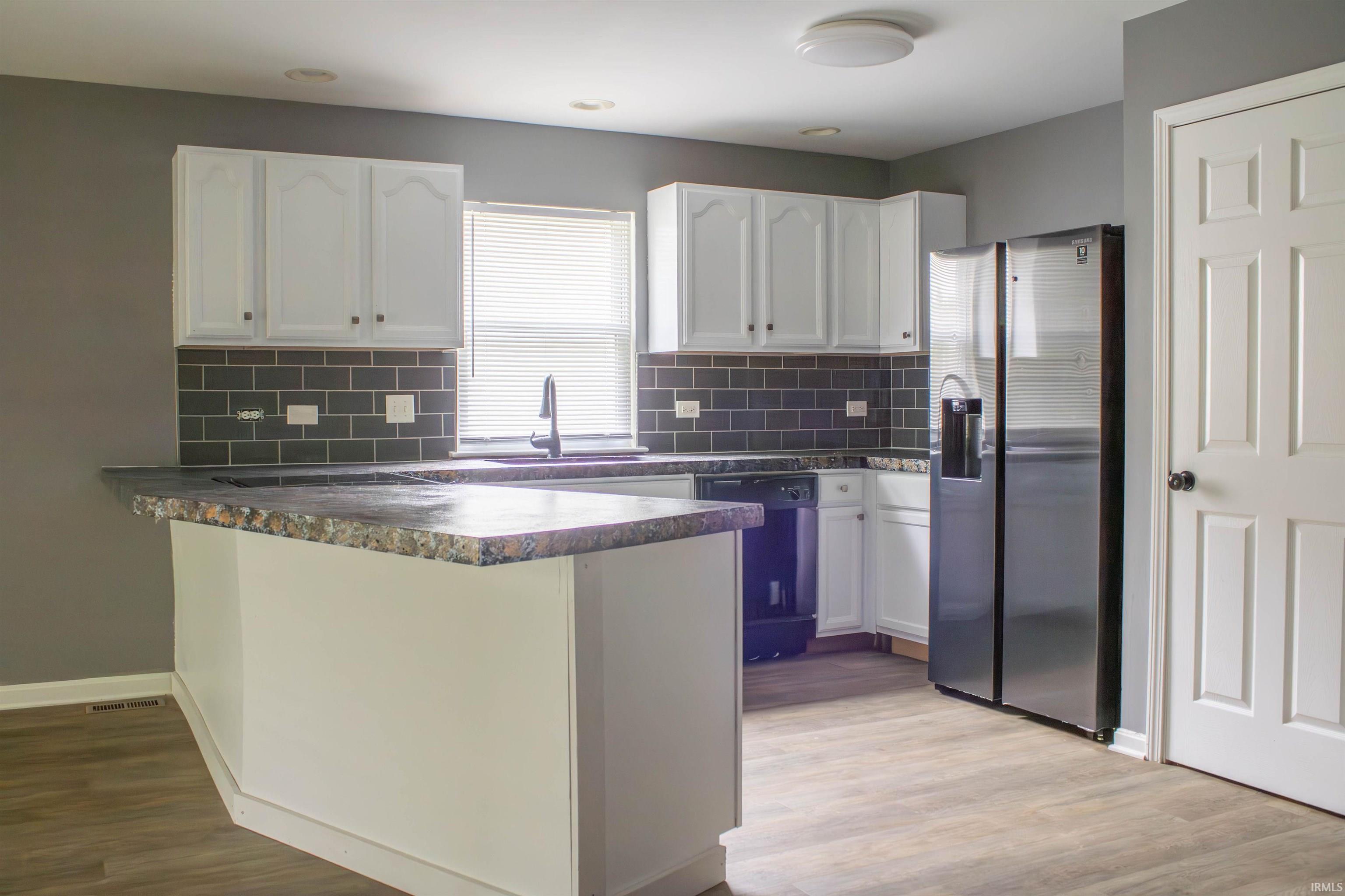 655 Line Street Evansville, IN 47713 - Photo 4 of 12 Gallery Image 4