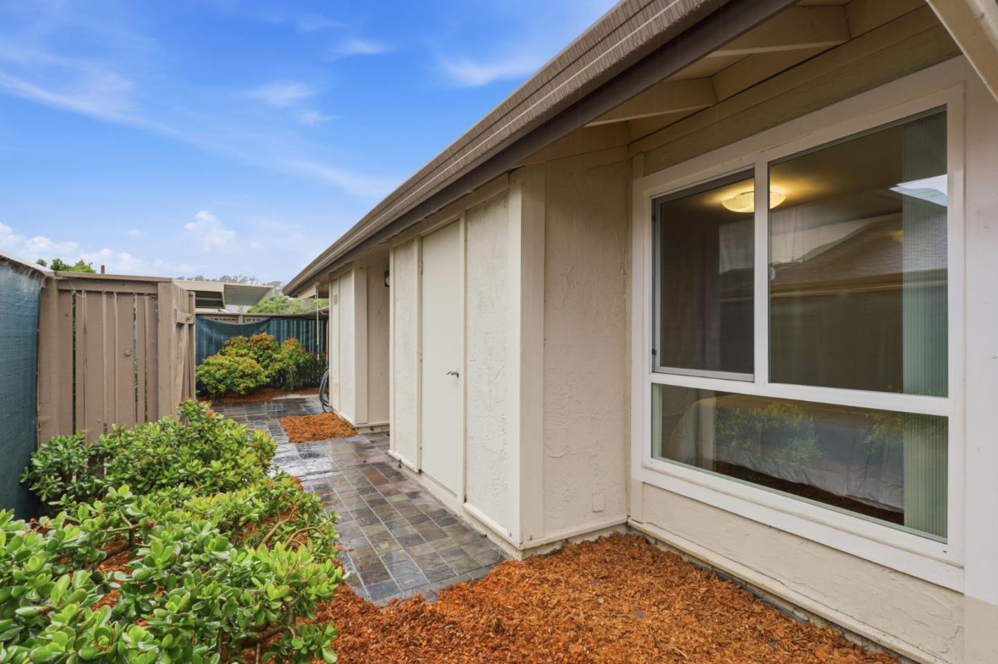152 Castillion Terrace Santa Cruz, CA 95060 - Photo 4 of 37
