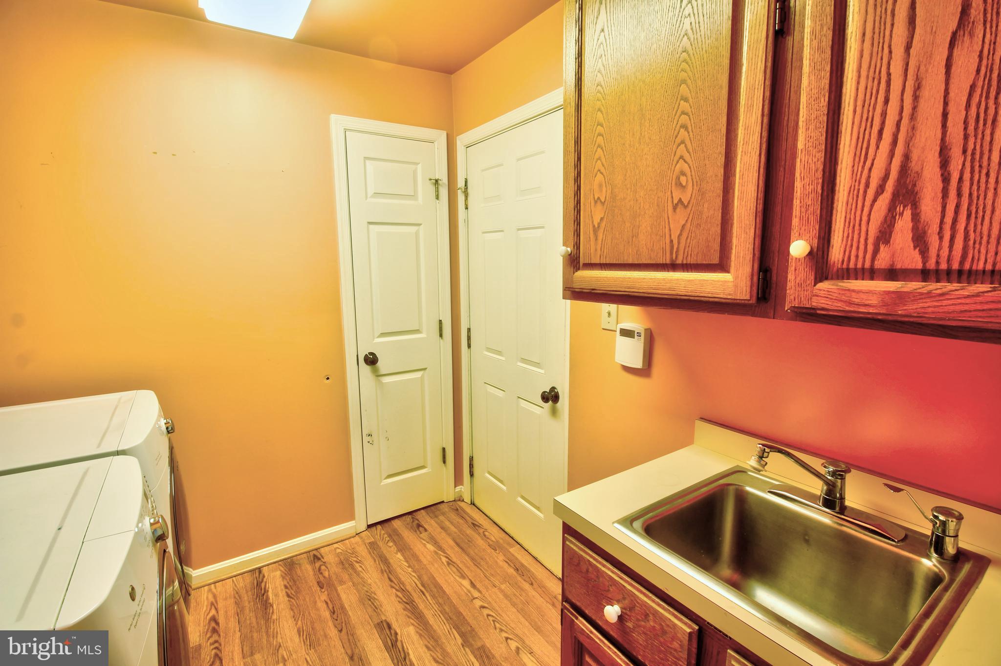 6355 Yates Ford Road Manassas, VA 20111 - Photo 22 of 28 Main floor laundry