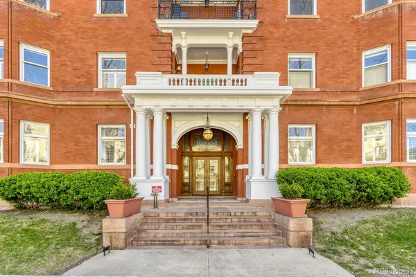 $3,000 | 836 East 17th Avenue, Unit 2B, Denver, CO 80218