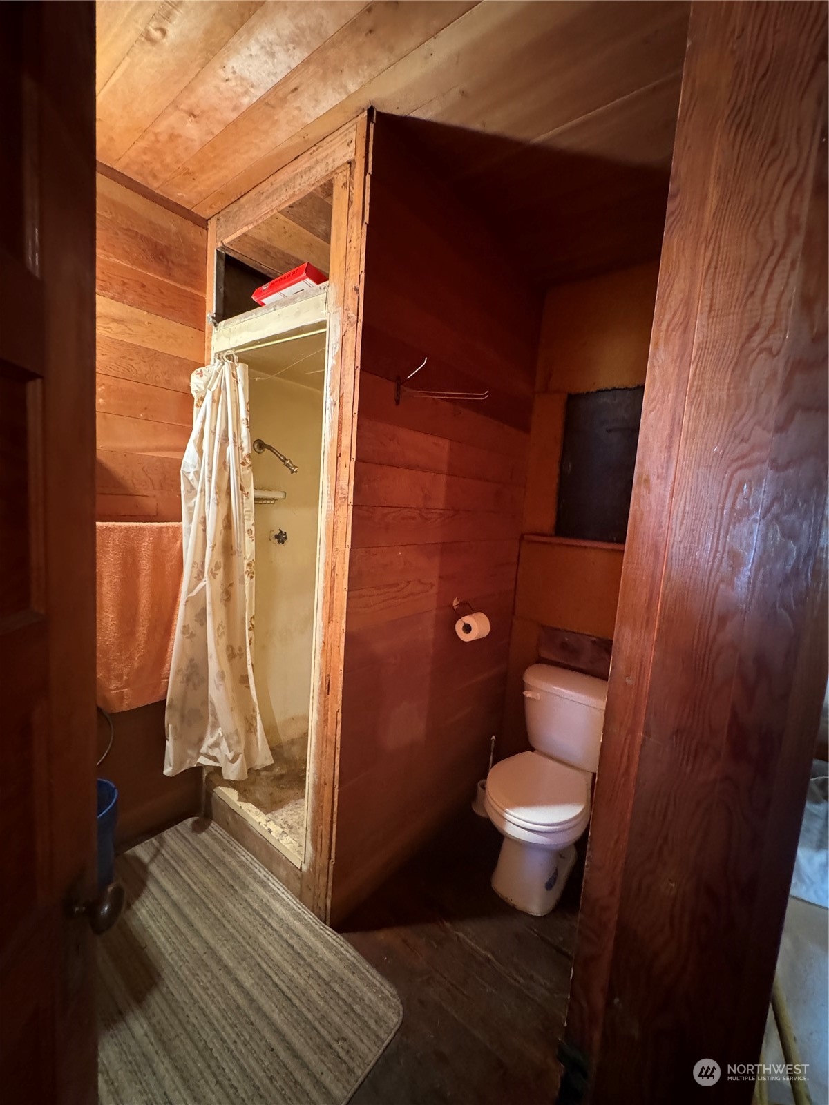 4061 Fs Road Easton, WA 98925 - Photo 17 of 26 a bathroom with a toilet and a shower