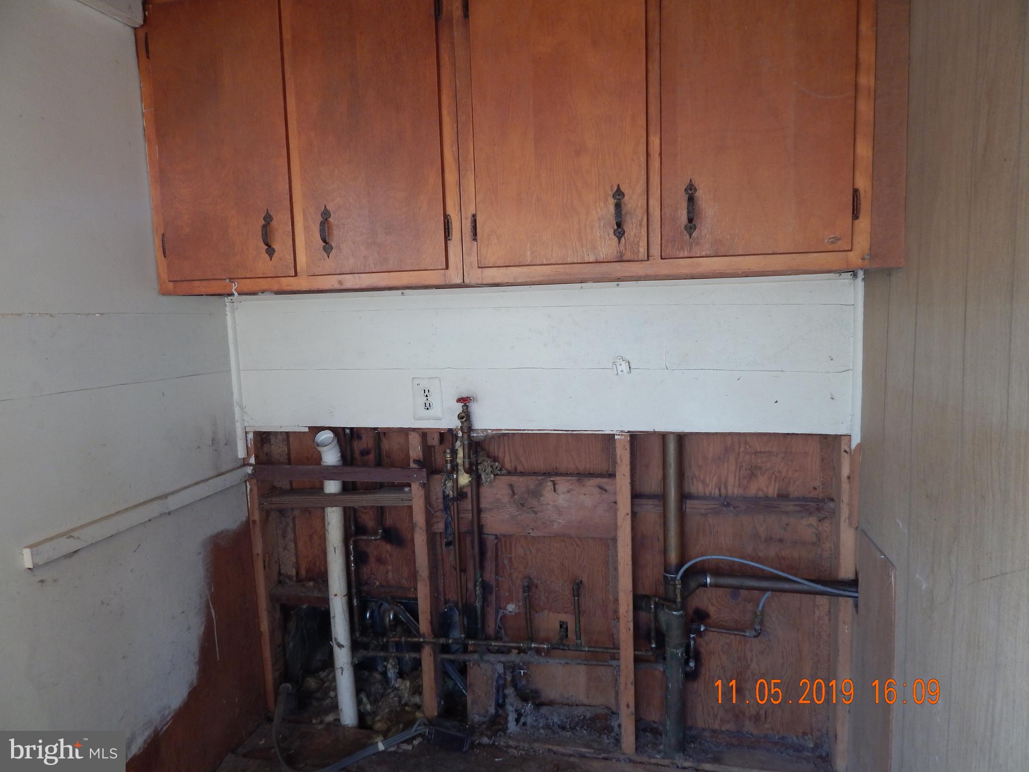 4040 Wv Route Berkeley Springs, WV 25411 - Photo 17 of 28 Laundry