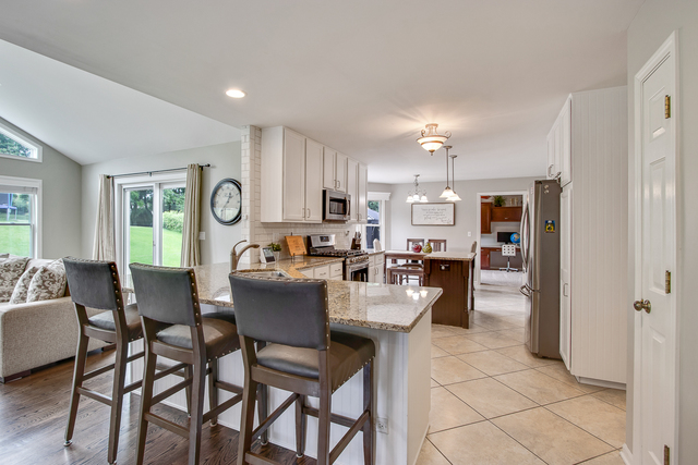 2880 Weld Road Elgin, IL 60124 - Photo 14 of 36