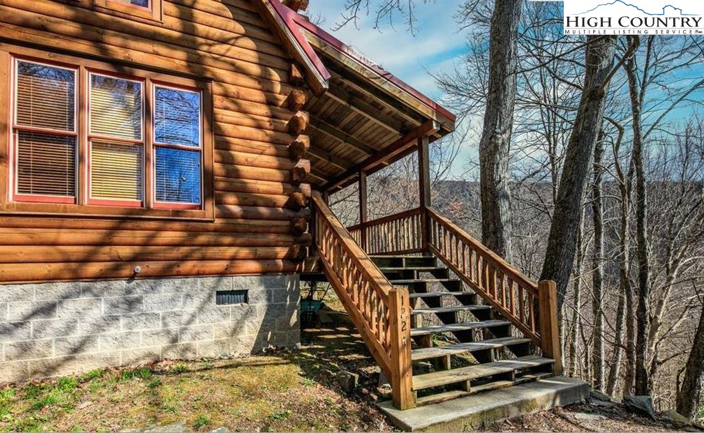 1224 Pilot Ridge Road Blowing Rock, NC 28605 - Photo 4 of 23 Gallery Image 4