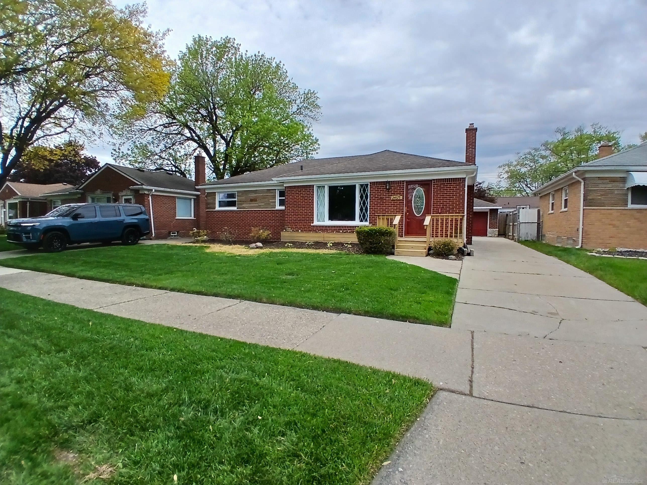 24675 Ridgecroft Avenue Eastpointe, MI 48021 - Photo 2 of 31