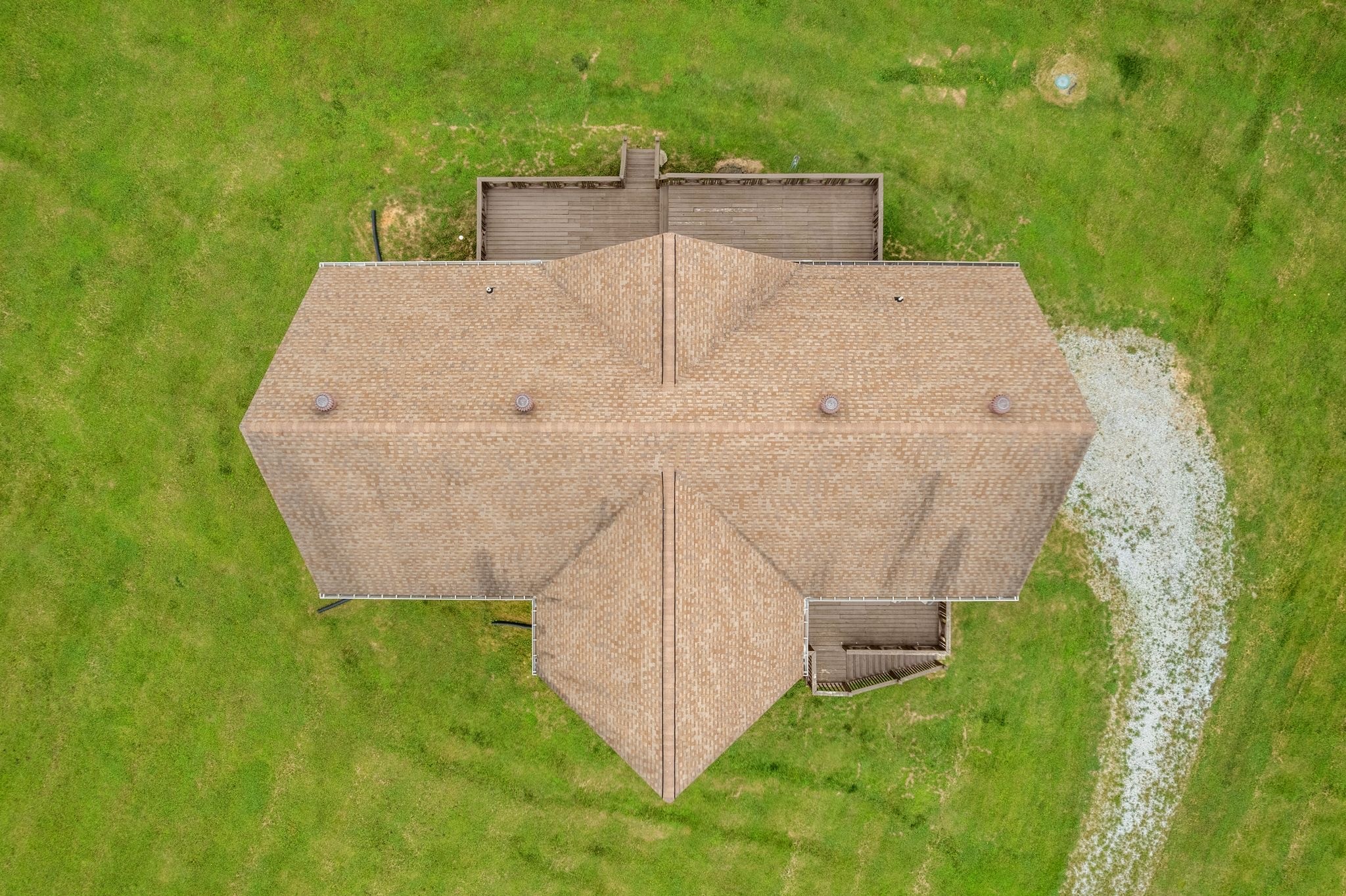 4664 New Cut Road Greenbrier, TN 37073 - Photo 11 of 87 an aerial view of a house