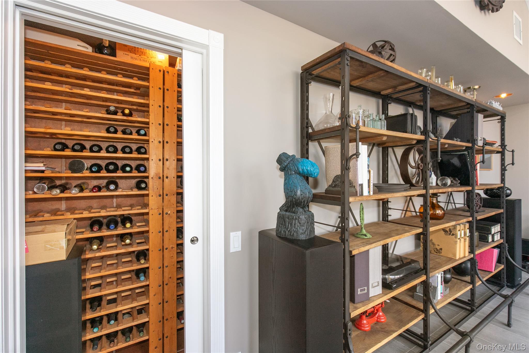 20 Old Farm Road Great Neck, NY 11020 - Photo 11 of 32