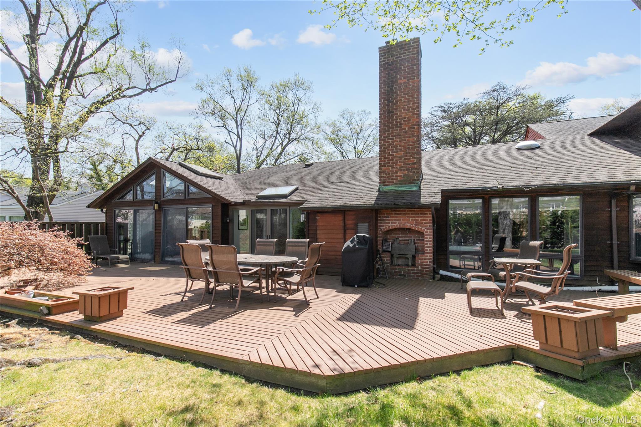 20 Old Farm Road Great Neck, NY 11020 - Photo 24 of 32