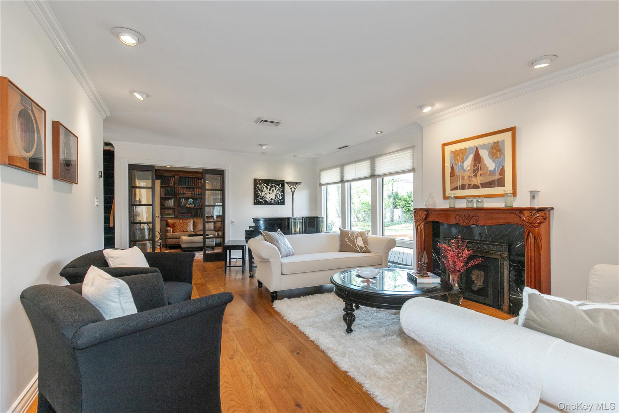 20 Old Farm Road Great Neck, NY 11020 - Photo 6 of 32