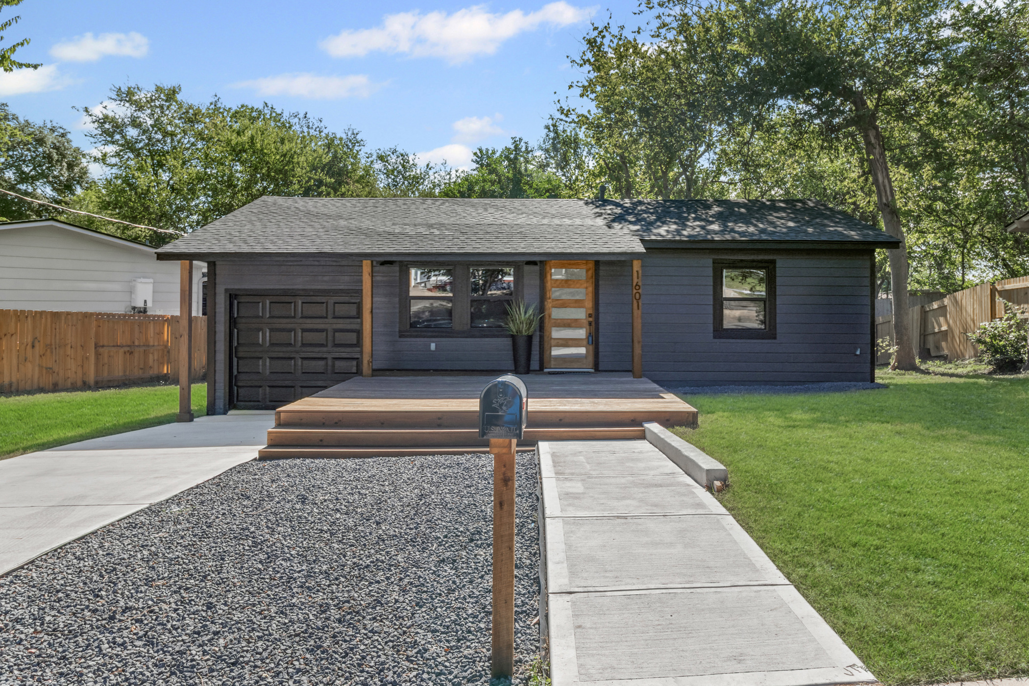 1601 North Redondo Drive Austin, TX 78721 - Photo 2 of 22