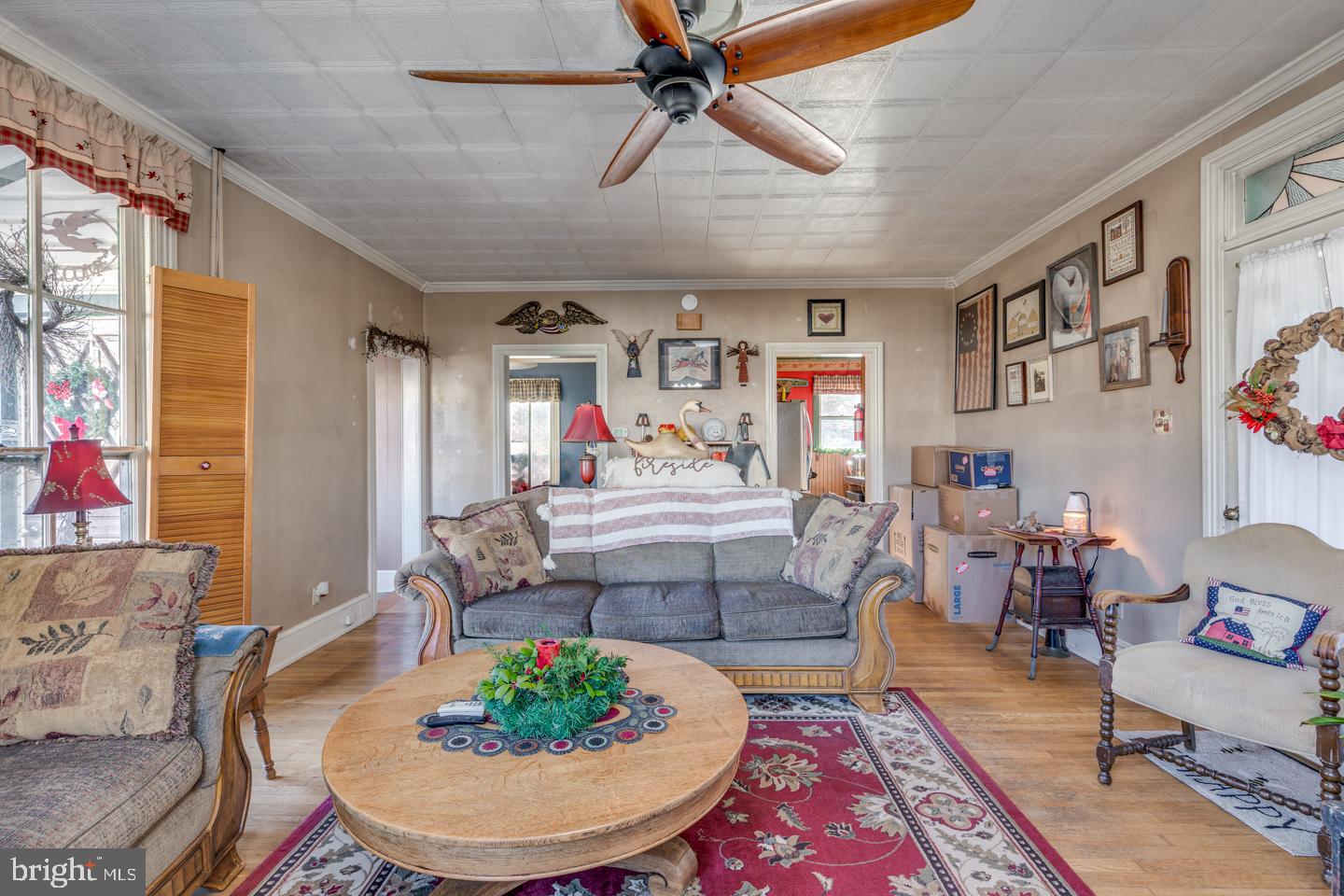 635 Laurel Street Delanco, NJ 08075 - Photo 5 of 45 a living room with furniture and a potted plant