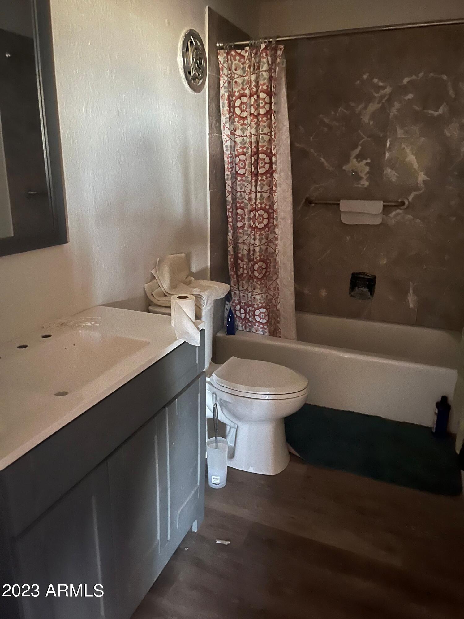 3257 West Mustang Road Douglas, AZ 85607 - Photo 7 of 9 Hallway Bathroom k1VZWv52