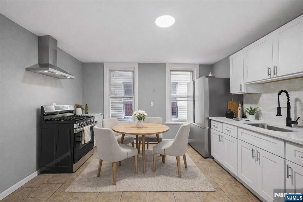 69 Rosa Parks Boulevard Paterson, NJ 07524 - Photo 2 of 43