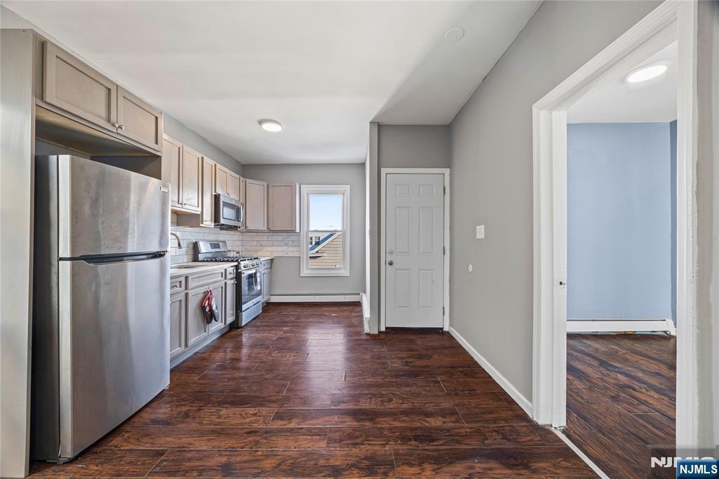 69 Rosa Parks Boulevard Paterson, NJ 07524 - Photo 33 of 43