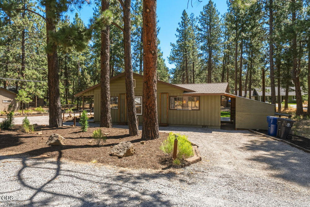 60282 Cree Circle Bend, OR 97702 - Photo 3 of 102