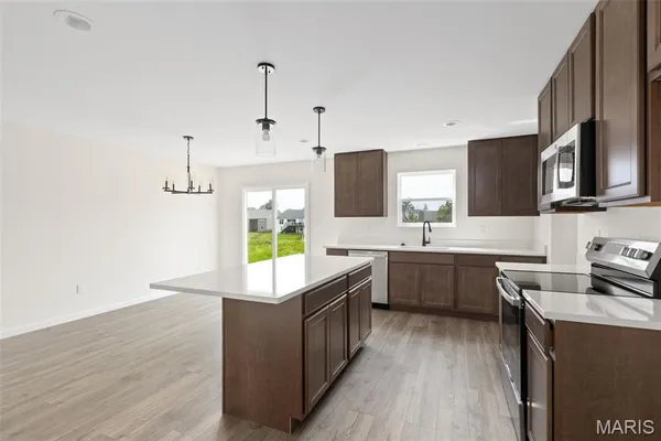 $398,491 | 1617 Winding Mdws Drive, Fenton, MO 63026