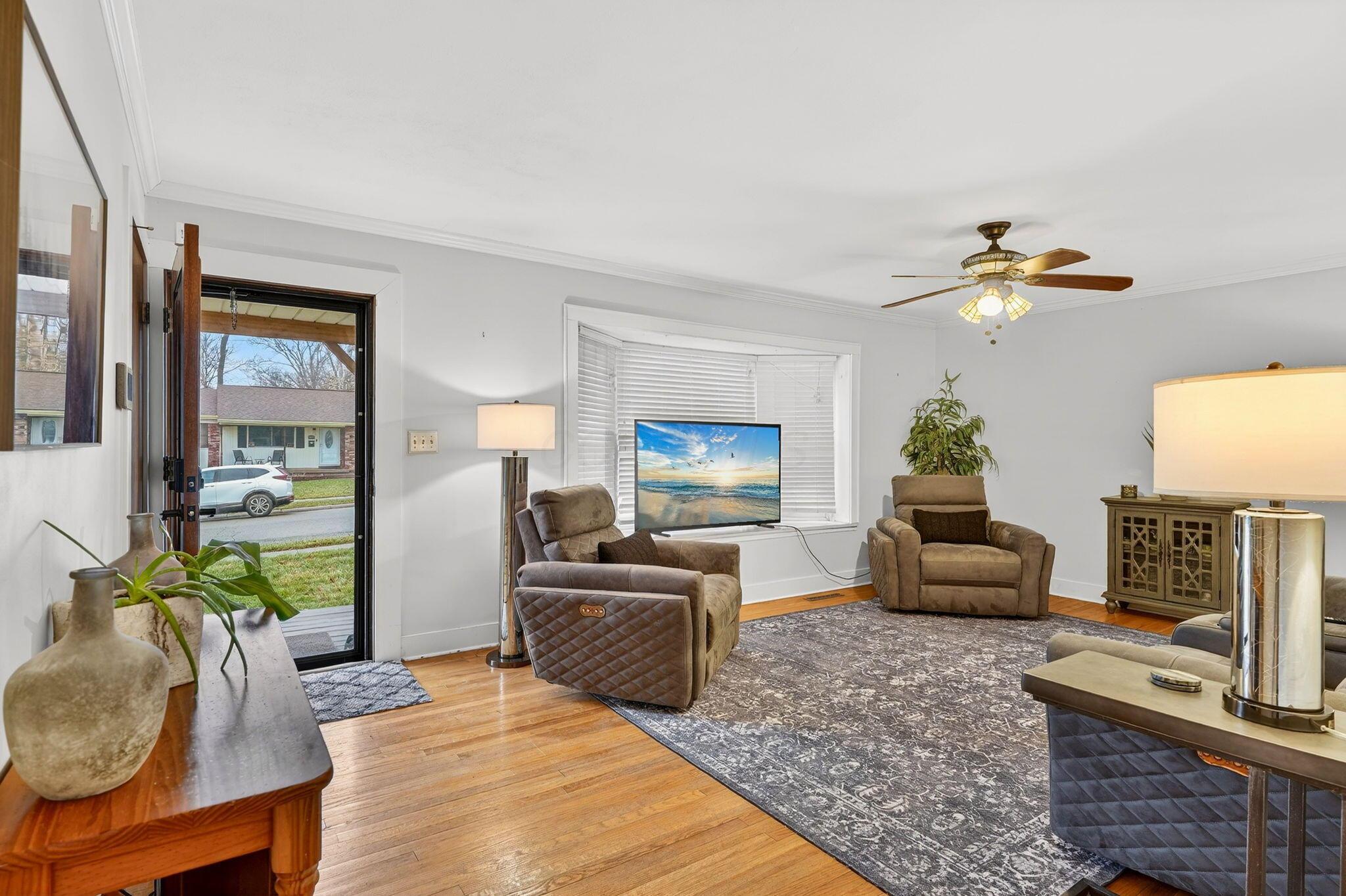 1046 Fruitland Road Springfield, OH 45503 - Photo 20 of 61 Living Room