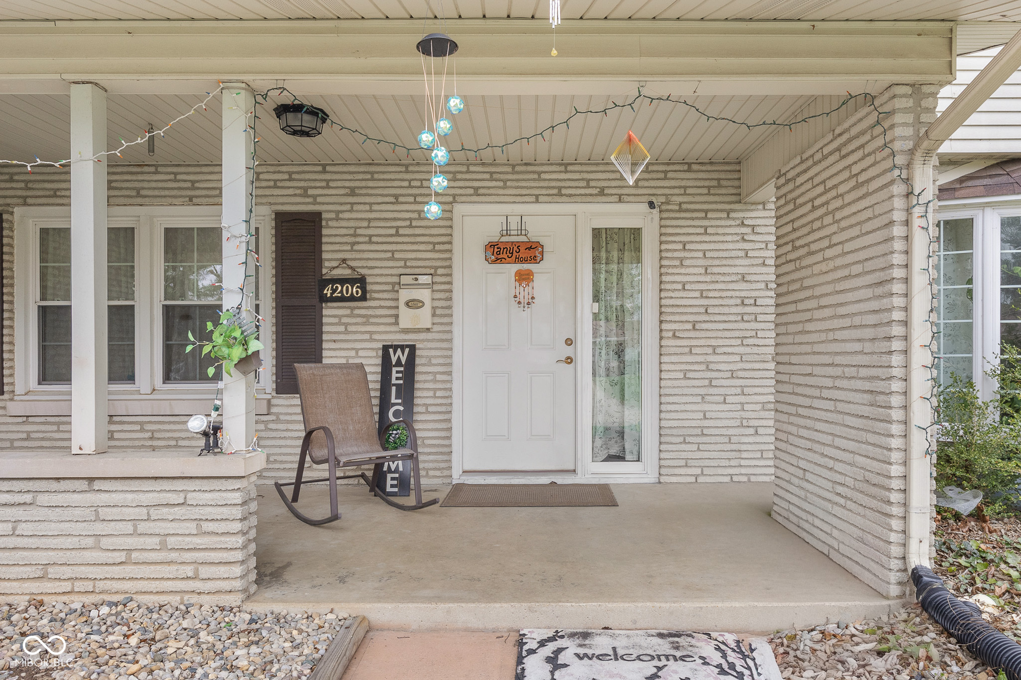 4206 Ridgeway Avenue Columbus, IN 47203 - Photo 2 of 41