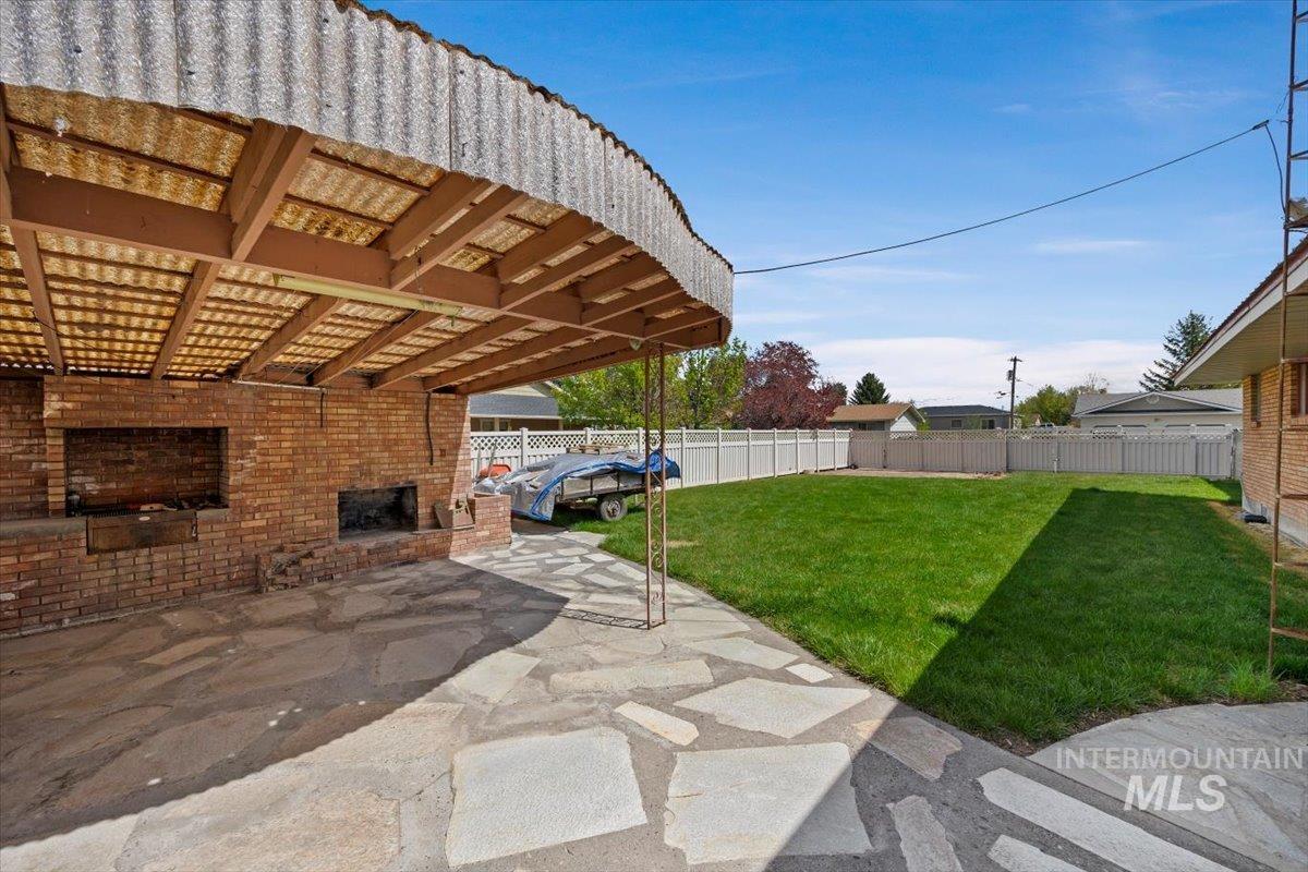 2012 21st Street Heyburn, ID 83336 - Photo 36 of 38 Fenced backyard featuring a patio