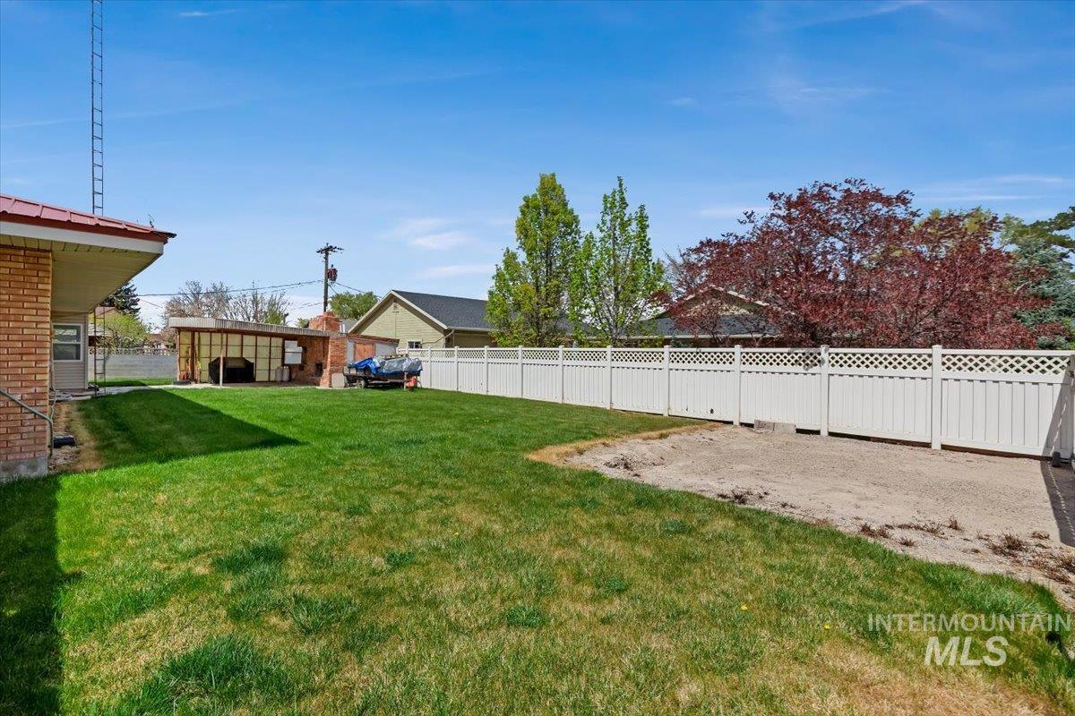 2012 21st Street Heyburn, ID 83336 - Photo 37 of 38 View of fenced backyard