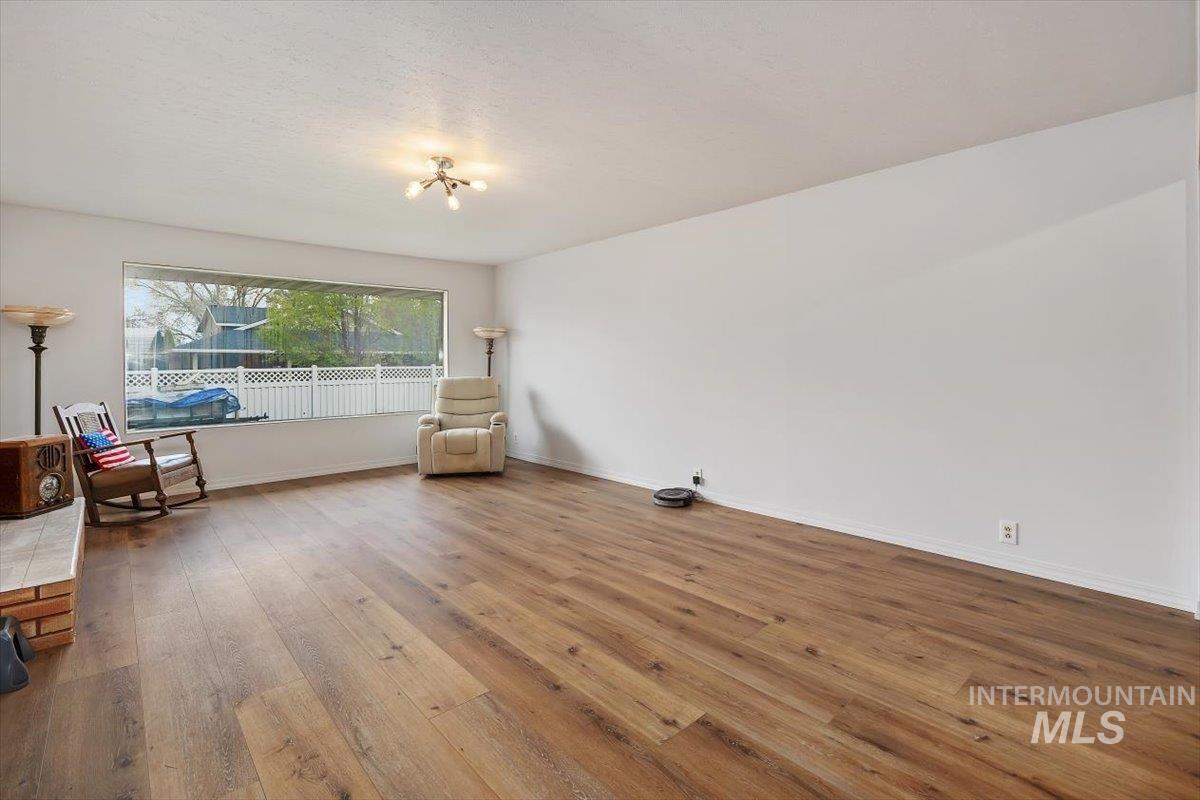 2012 21st Street Heyburn, ID 83336 - Photo 9 of 38 Sitting room with hardwood / wood-style flooring and baseboards