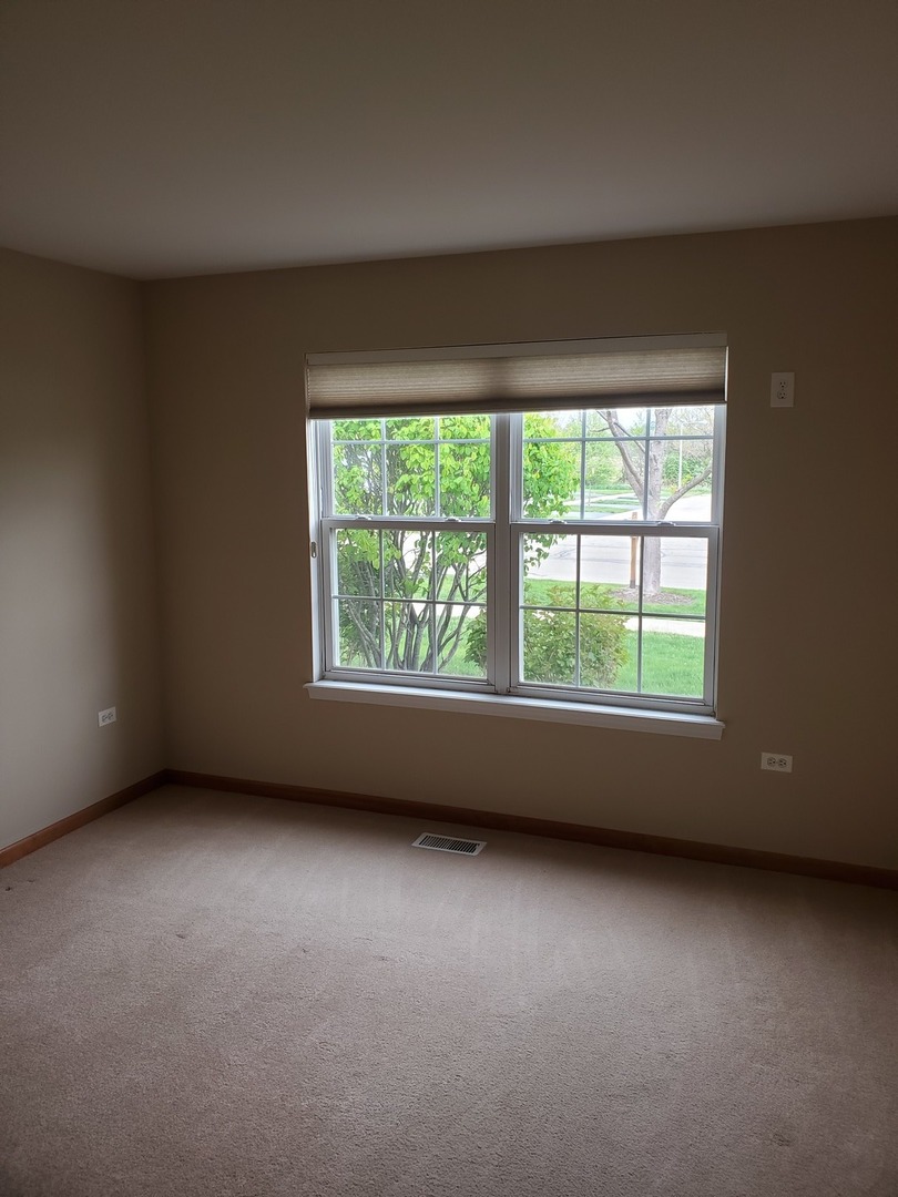 31 Rolling Oaks Road, Unit B Sugar Grove, IL 60554 - Photo 12 of 14