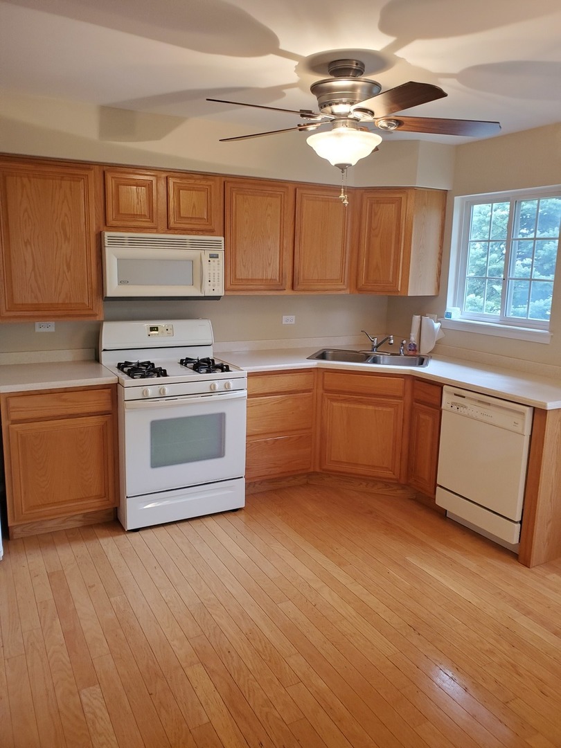 31 Rolling Oaks Road, Unit B Sugar Grove, IL 60554 - Photo 5 of 14