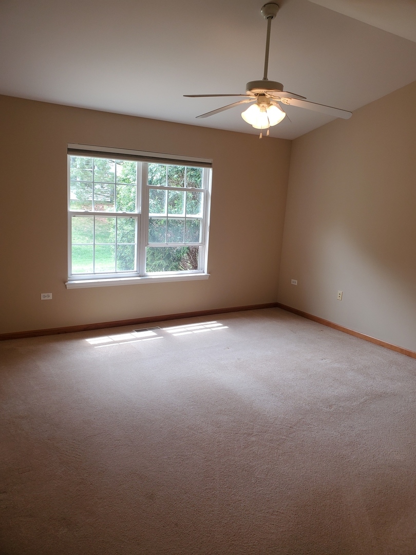 31 Rolling Oaks Road, Unit B Sugar Grove, IL 60554 - Photo 7 of 14