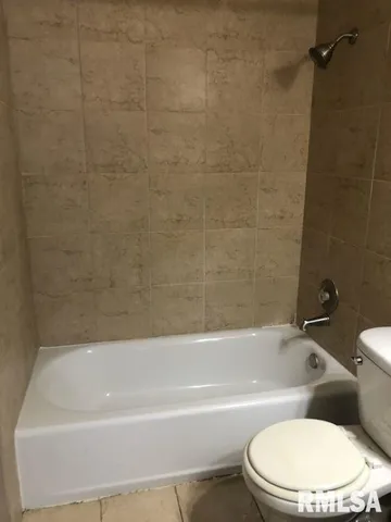 $795 | 1326 East 38th Street, Unit 13, Davenport, IA 52807