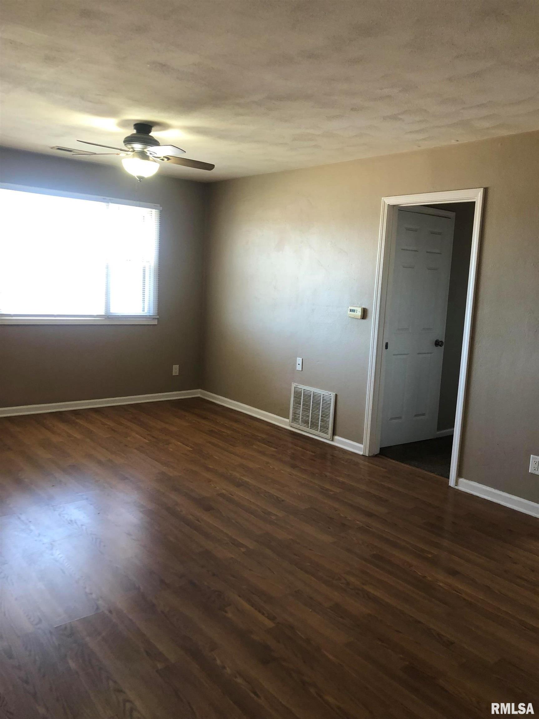 1326 East 38th Street, Unit 13 Davenport, IA 52807 - Photo 3 of 13