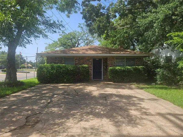 $99,500 | 1860 West Kaufman Street, Paris, TX 75460
