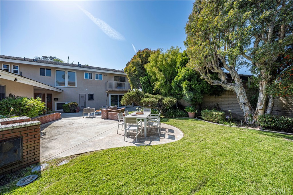 17188 Edgewater Lane Huntington Beach, CA 92649 - Photo 11 of 37