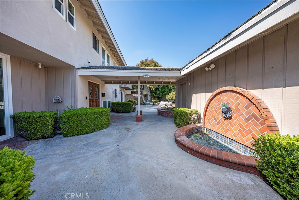17188 Edgewater Lane Huntington Beach, CA 92649 - Photo 8 of 37