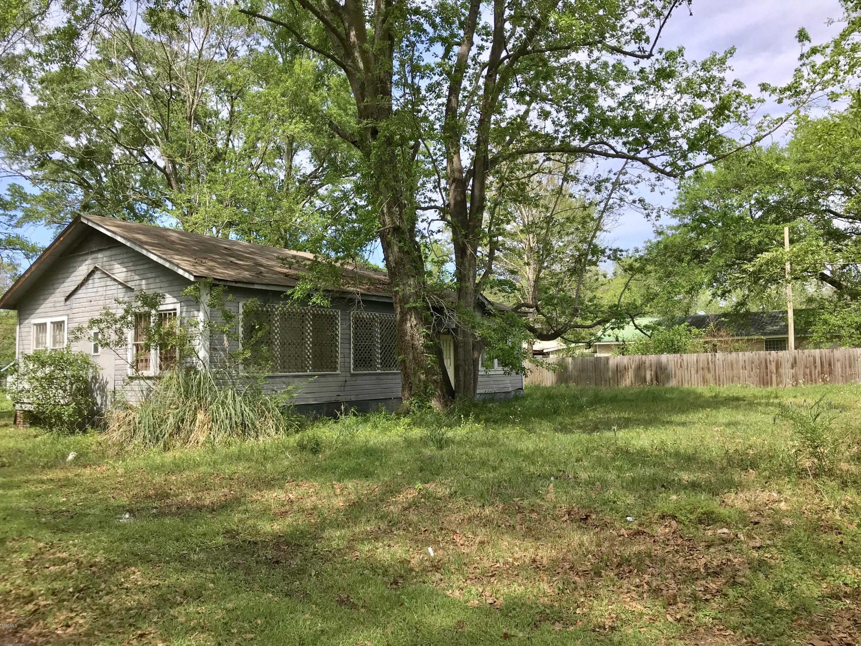 101 Andrew Seal Road Picayune, MS 39466 - Photo 1 of 11 IMG_2811