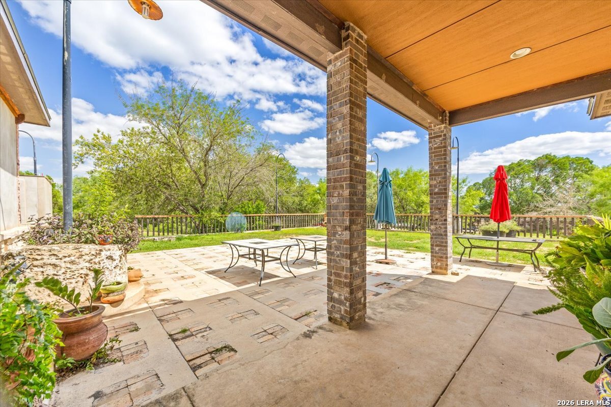 19590 Leal Road San Antonio, TX 78221 - Photo 31 of 42