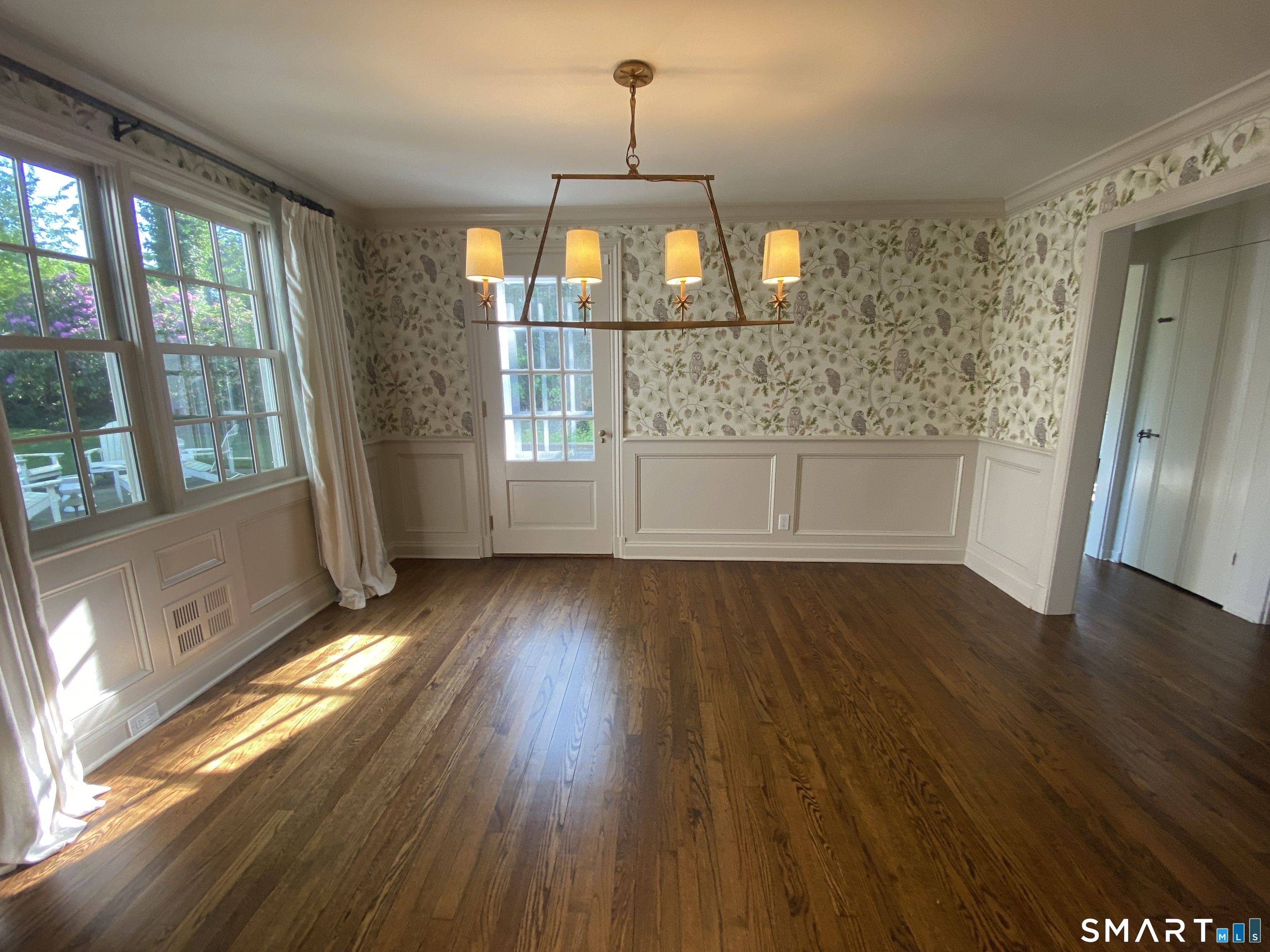 51 Hawthorne Road New Canaan, CT 06840 - Photo 8 of 20