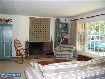 1118 General Sullivan Road Washington Crossing, PA 18977 - Photo 3 of 12 Living Room