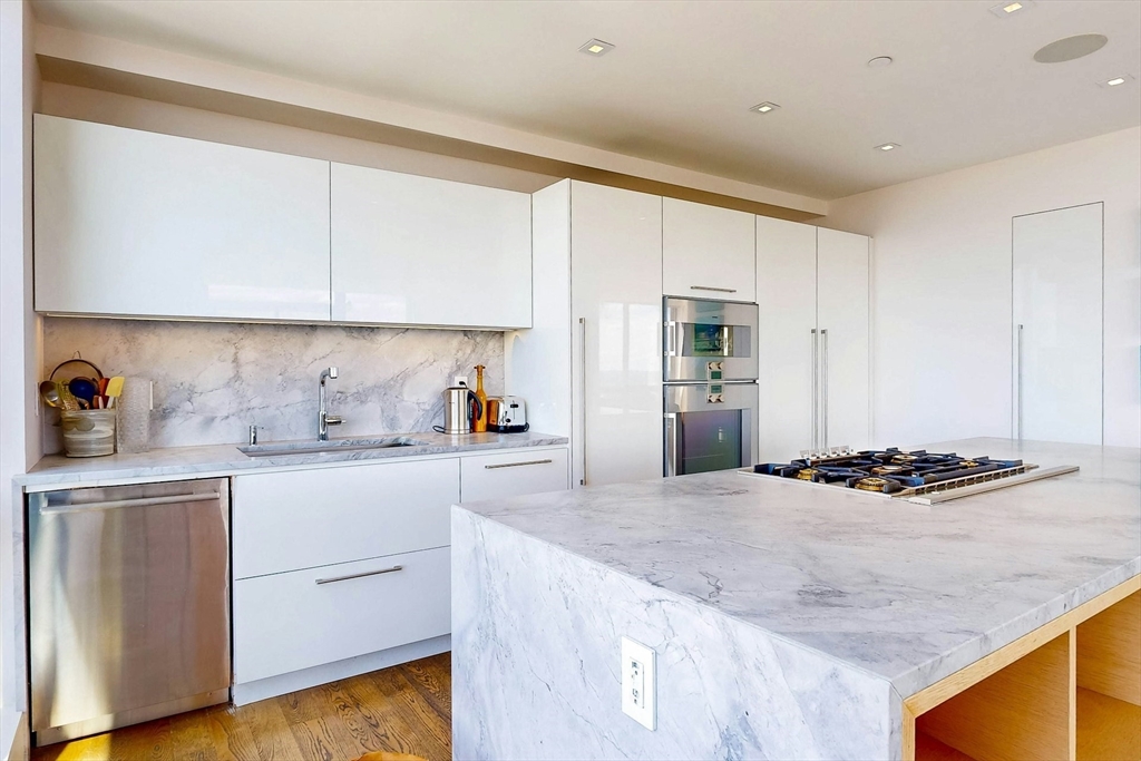 45 Province Street, Unit PH2 Boston, MA 02108 - Photo 23 of 42