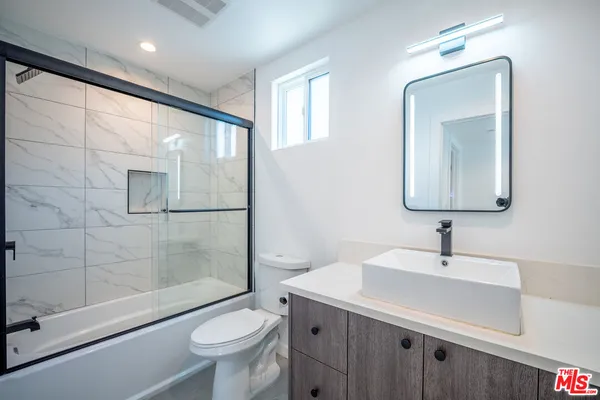 $4,477 | 246 North Dillon Street, Unit 248, Los Angeles, CA 90026