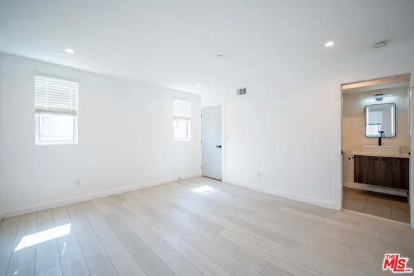 $4,477 | 246 North Dillon Street, Unit 248, Los Angeles, CA 90026