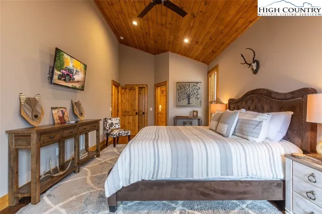 $1,299,900 | 7 Eagle Village Circle, Banner Elk, NC 28604