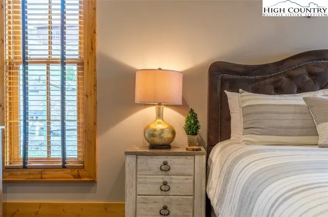 $1,299,900 | 7 Eagle Village Circle, Banner Elk, NC 28604