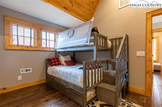 $1,299,900 | 7 Eagle Village Circle, Banner Elk, NC 28604