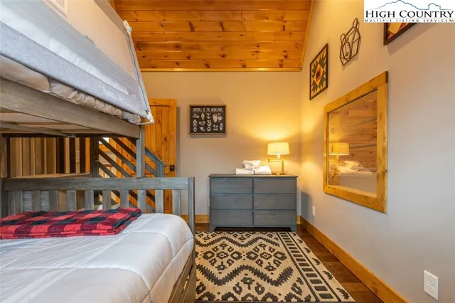 $1,299,900 | 7 Eagle Village Circle, Banner Elk, NC 28604