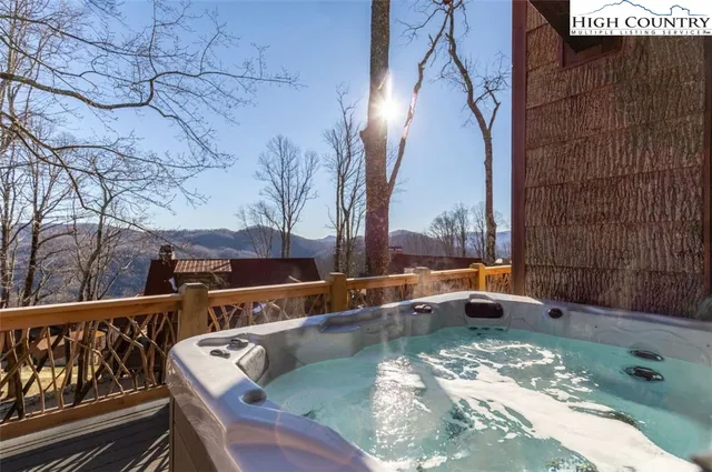 $1,299,900 | 7 Eagle Village Circle, Banner Elk, NC 28604