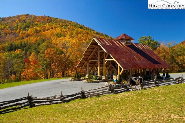 $1,299,900 | 7 Eagle Village Circle, Banner Elk, NC 28604