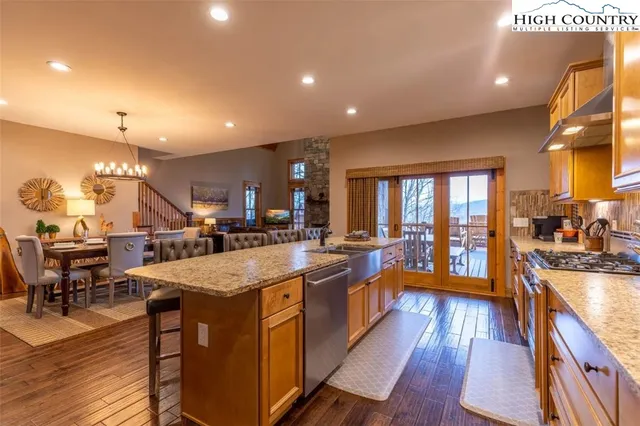 $1,299,900 | 7 Eagle Village Circle, Banner Elk, NC 28604